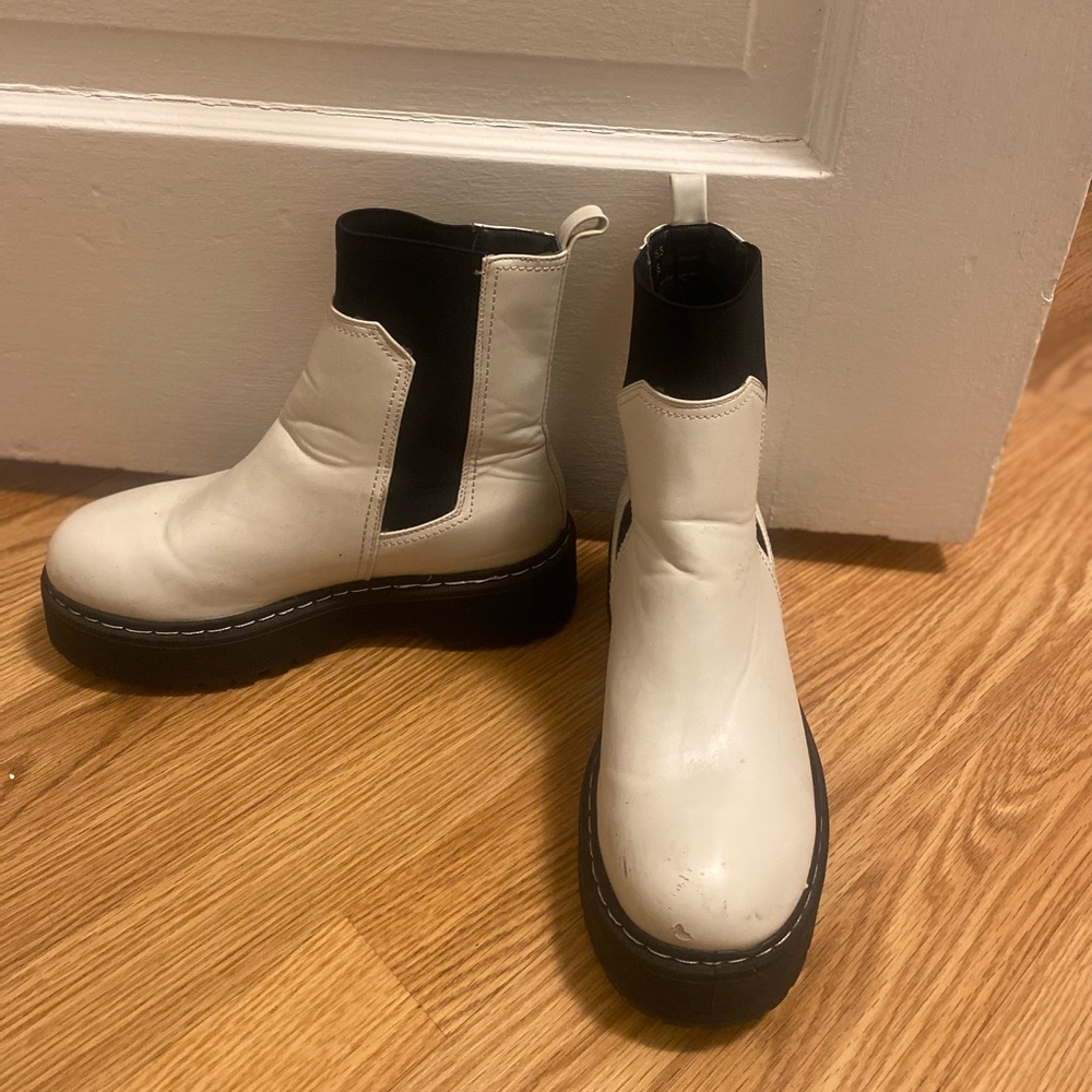 White Report Women’s Chunky Boot